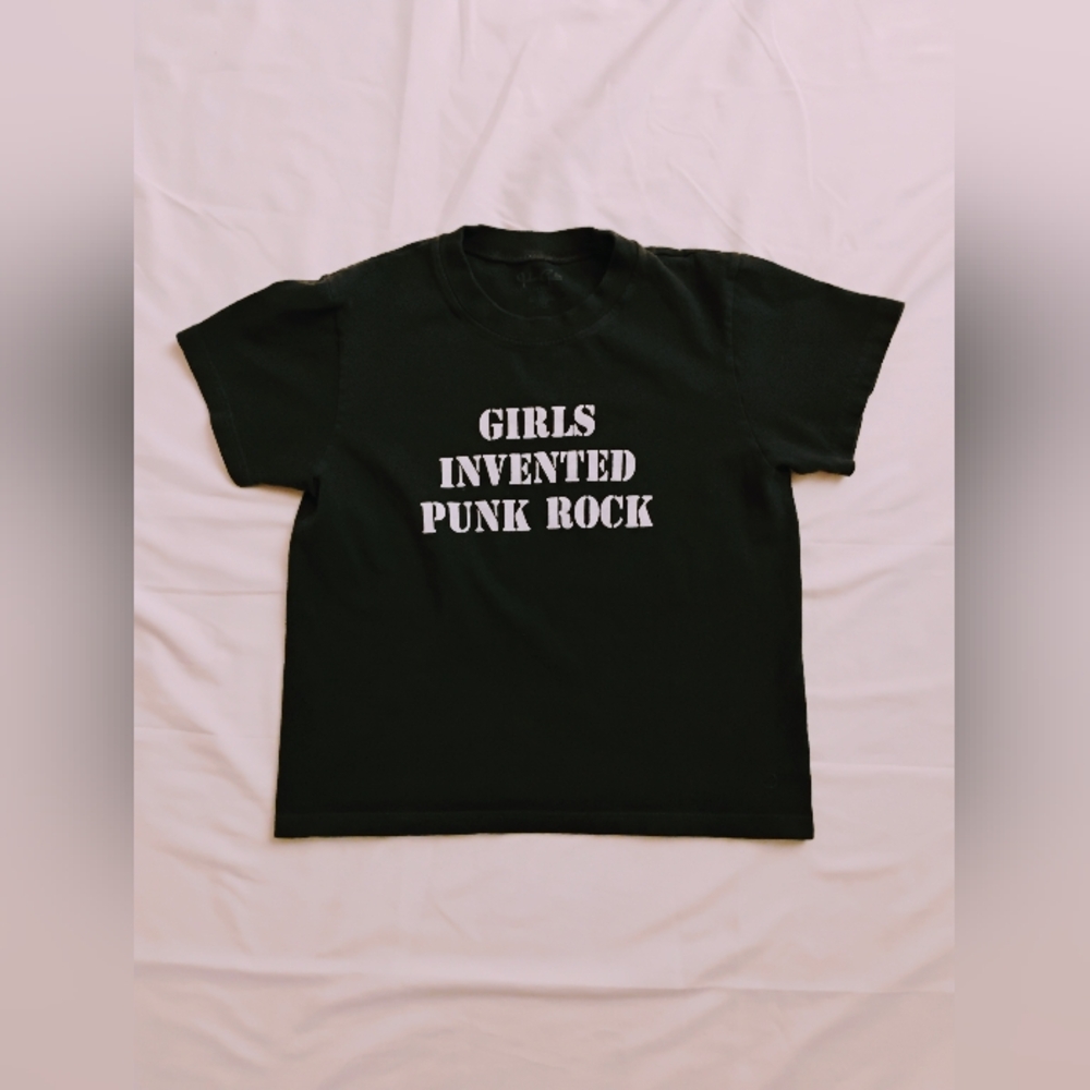 Brandy Melville girls invented punk rock top